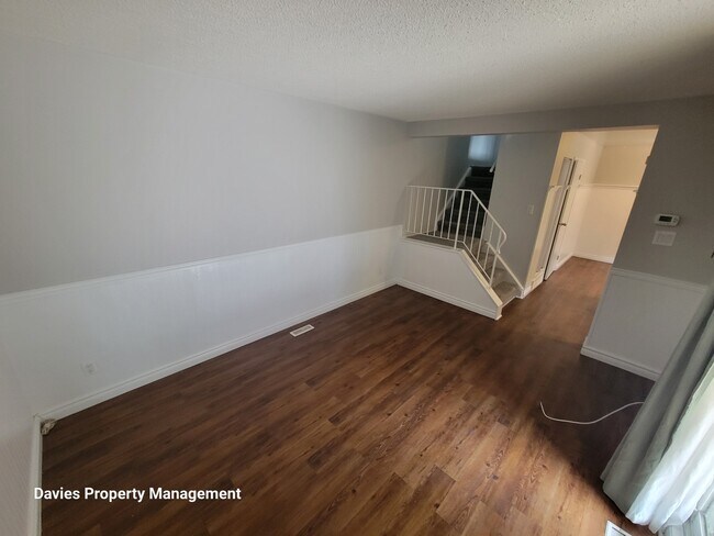 Photo - 128 Kaskitayo Ct NW