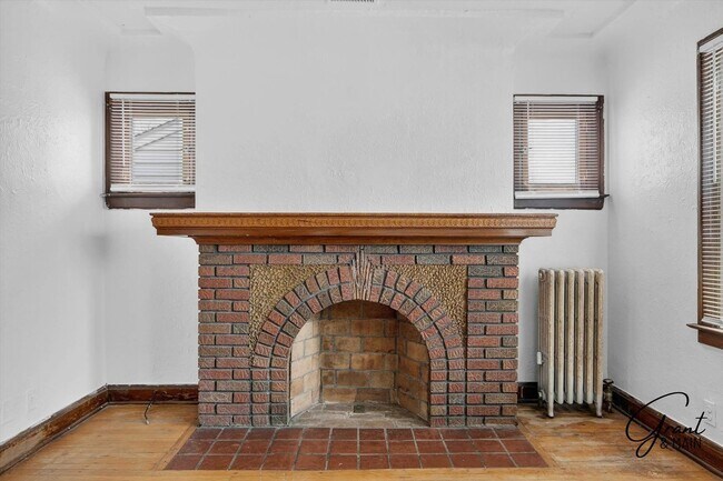 Photo - 10345-10345 Crocuslawn Ave Unit 2 10343 upper