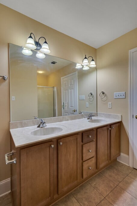 Photo - 102 Kendal Ct