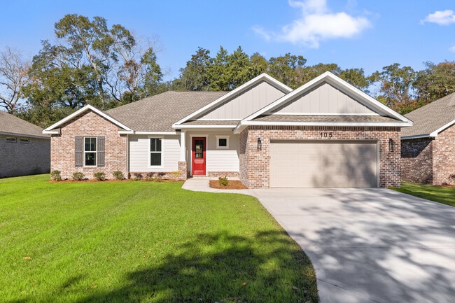 Building Photo - 105 Spruce St