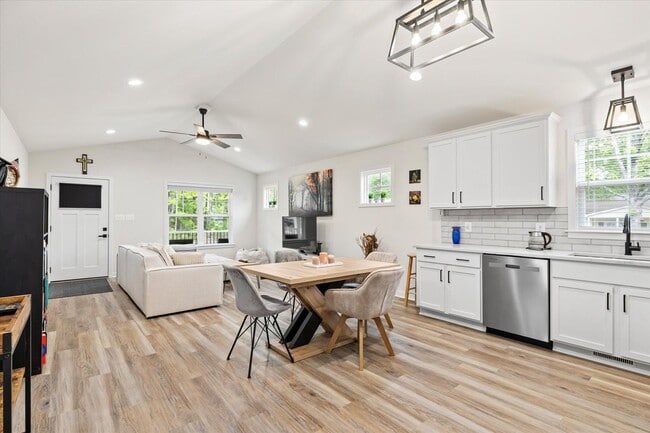 Photo - 1274 Holly Vista Dr
