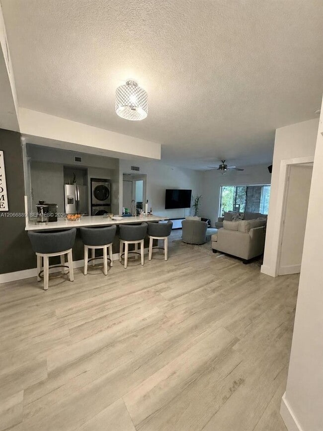 Photo - 6960 SW 39th St Unidad E102