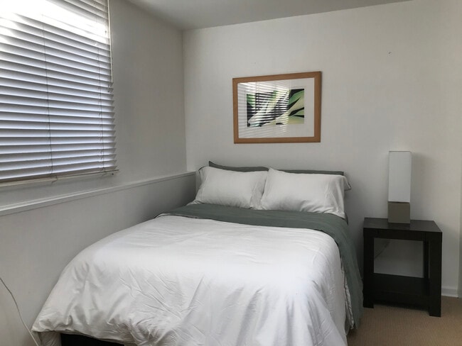 Photo - 345 Amalfi Dr Unit Studio A