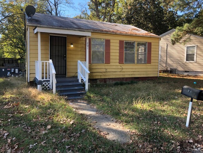 Building Photo - 2 bedroom home central air and heat