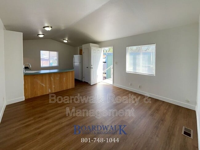 Photo - 155 W State St