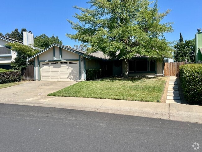 Building Photo - Charming 3 bed/2 bath with detached unit 1... Rental