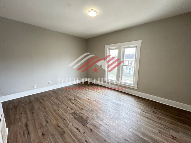 Photo - 815 S Main St