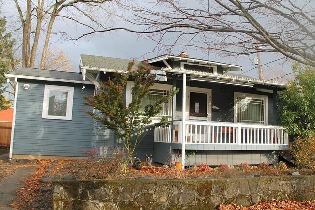 Building Photo - 3304 NE 73rd Ave