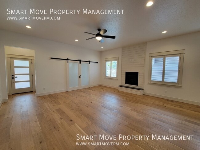 Photo - 2463 N Ashgrove Ln