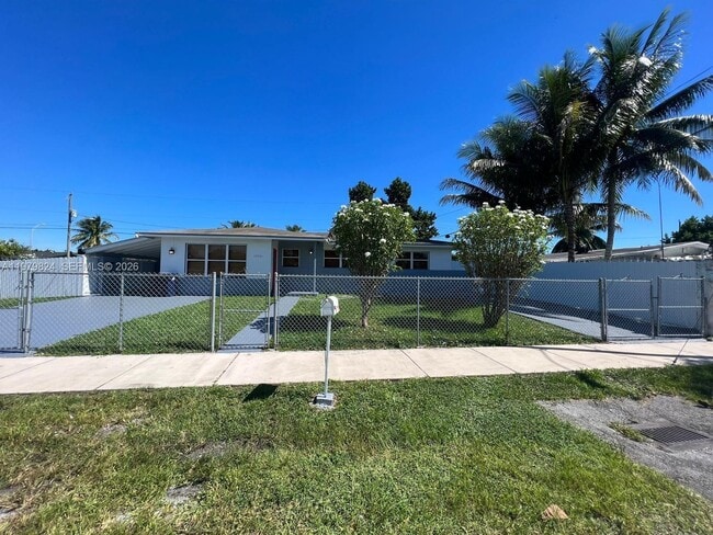 Photo - 17201 SW 117th Ct