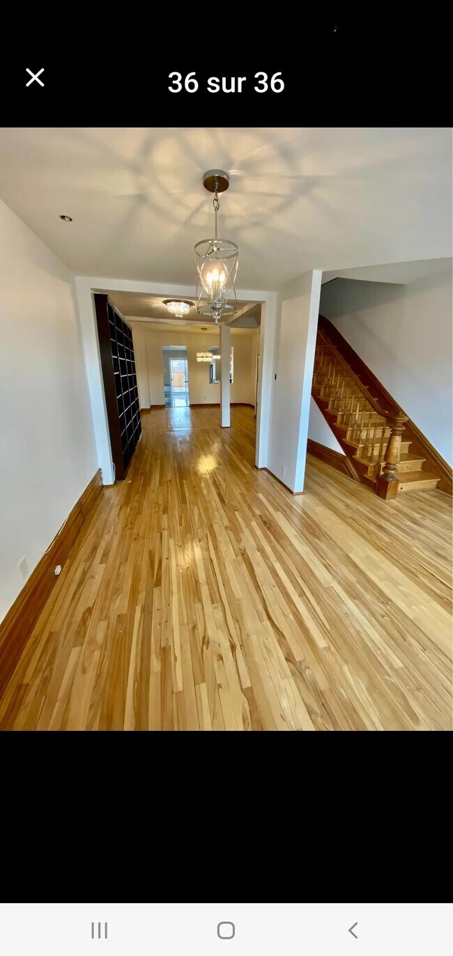 Building Photo - 3572 Rue Notre-Dame O