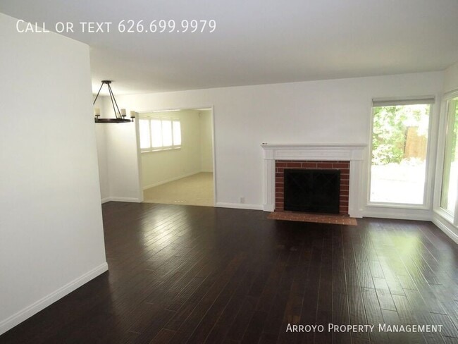 Photo - 1165 Leonard Ave