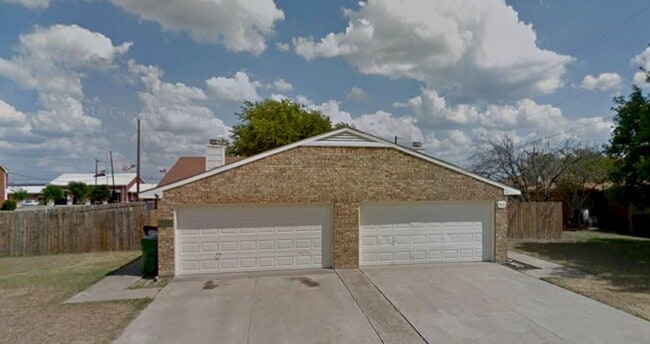 Building Photo - 543-545 Canary Lane Unit 545