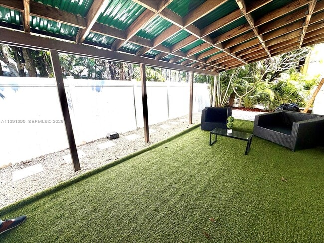 Photo - 1425 NE 56th St Unidad 3