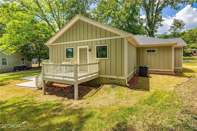 Photo - 106 Maple St