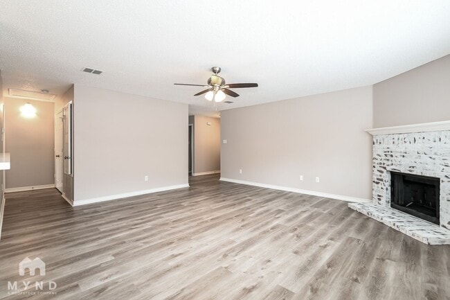 Photo - 1120 Single Tree Dr