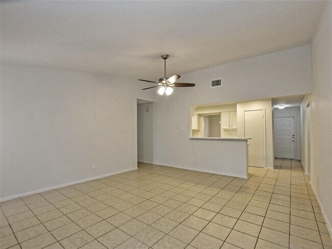 Photo - 527 Blackberry Dr