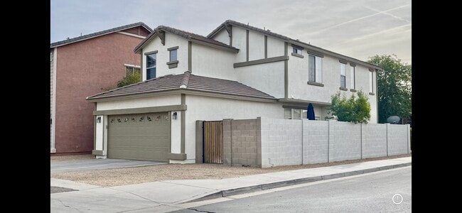 GARAJE PARA 2 COCHES - 3708 E Kerry Ln