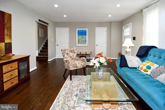 Photo - 5815 Arbroath Dr