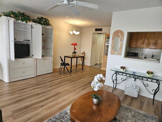 Photo - 300 Village Green Cir S Unit 408