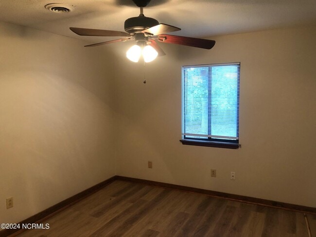 Photo - 202 Cedar Ridge Ln