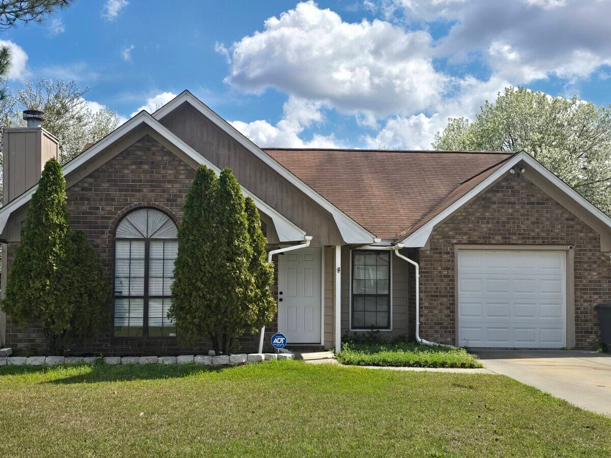 Photo - 905 Shady Ln