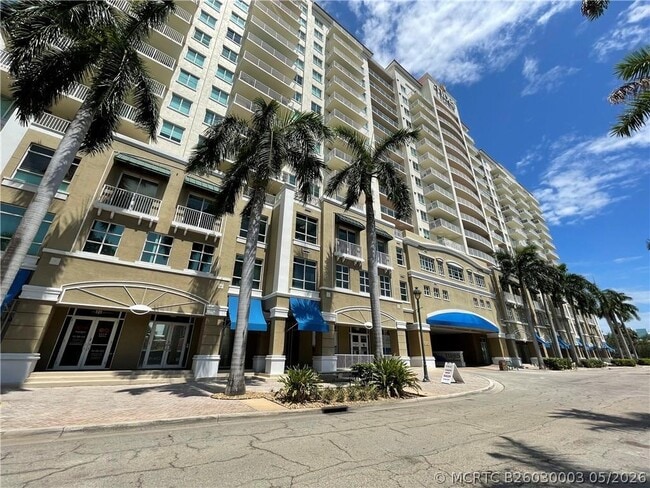 Building Photo - 3020 NE 32nd Ave Unit 620
