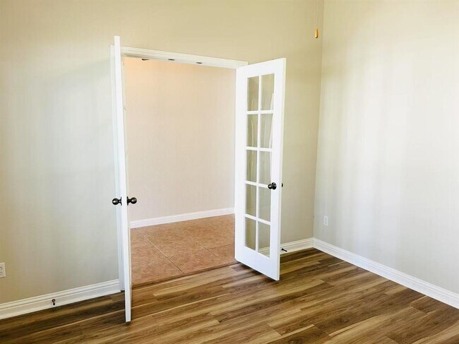 Photo - 3717 Fossilwood Way