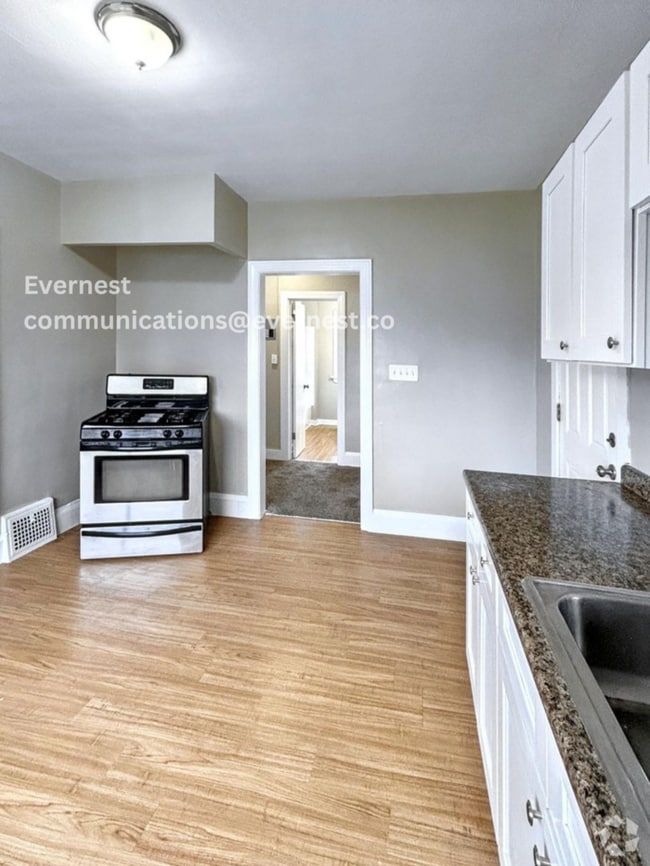 Building Photo - 11917 Forest Ave Rental