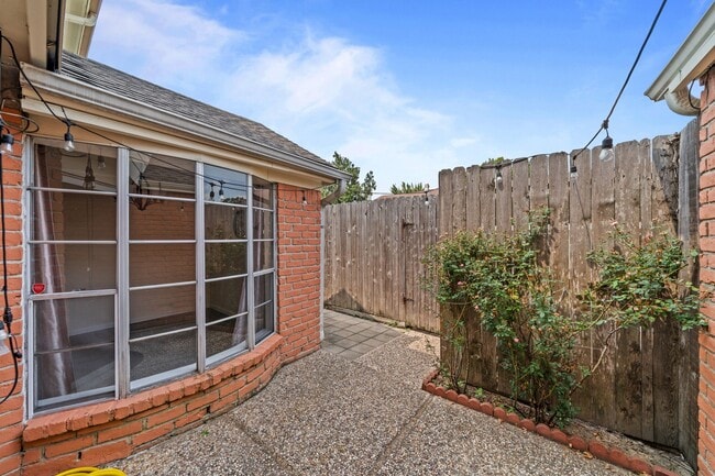 Building Photo - 14371 Still Meadow Dr Unit True