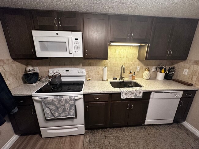 Photo - 7608 E South St