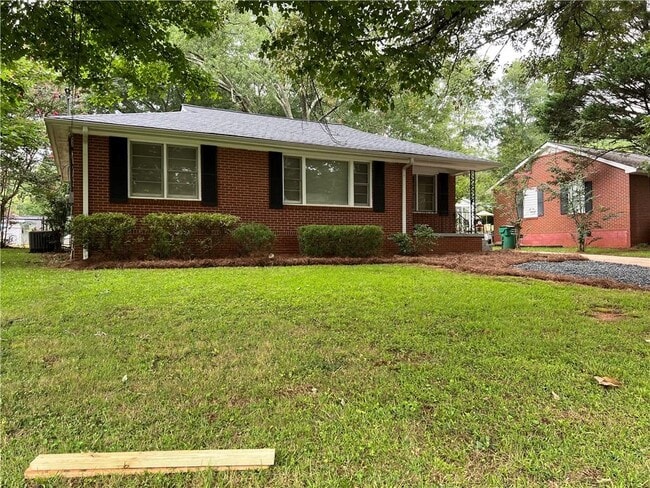 Building Photo - 2174 Trailwood Dr