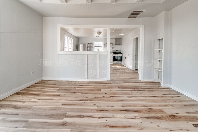 Photo - 620 W Acres St