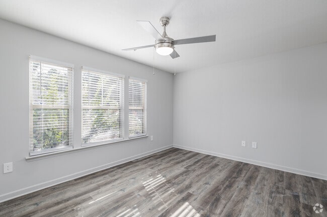 3BR, 2BA - 1,302SF - Master Bedroom - Columbia Peoplestown