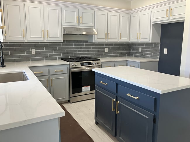 Building Photo - 3221 Cove Hollow Ct