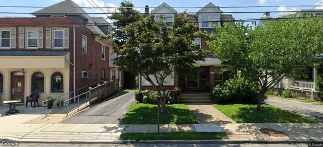 Building Photo - 2714 E County Line Rd Unit 1st Floor