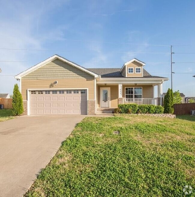 Building Photo - 3 Bedroom Dog Friendly Home For Rent!