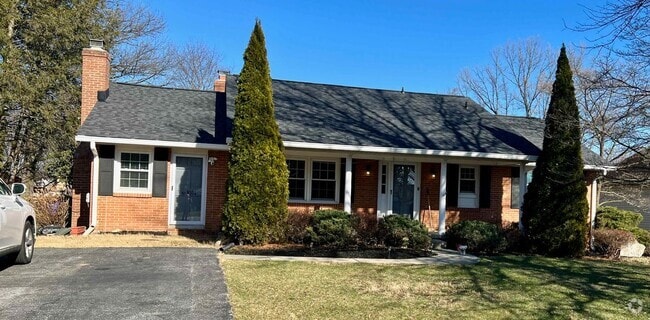 Building Photo - 8104 Broadview Dr Rental