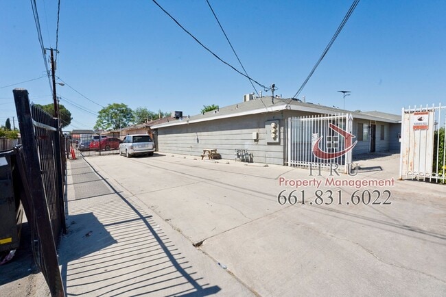 Photo - 2901 S Chester Ave Unit #C