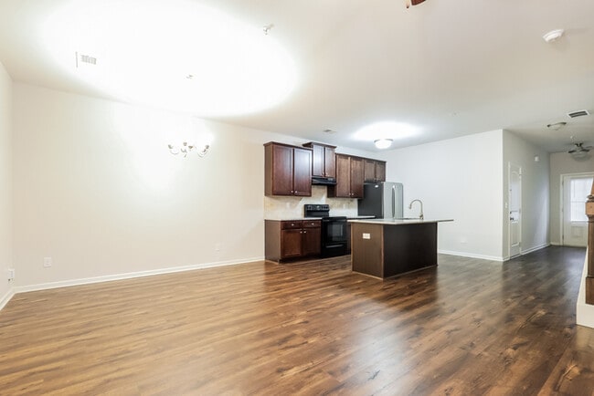 Photo - 1950 Old Dogwood