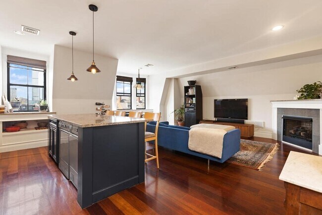 Building Photo - 676 Tremont St Rental