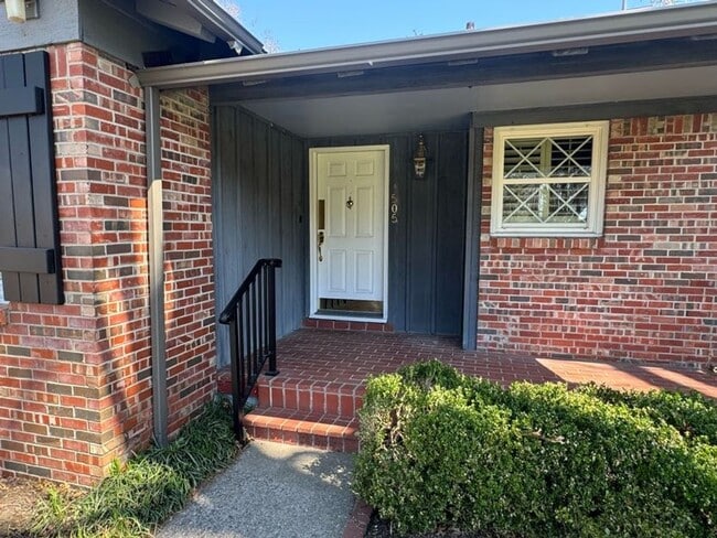 Photo - Gorgeous home close to everything!