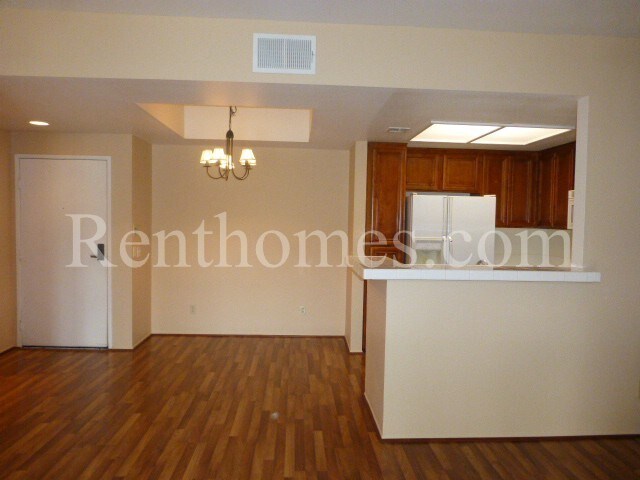 Photo - 2220 Camino De La Reina