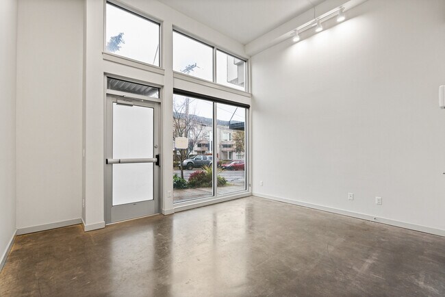 Photo - 1624 E Yesler Wy