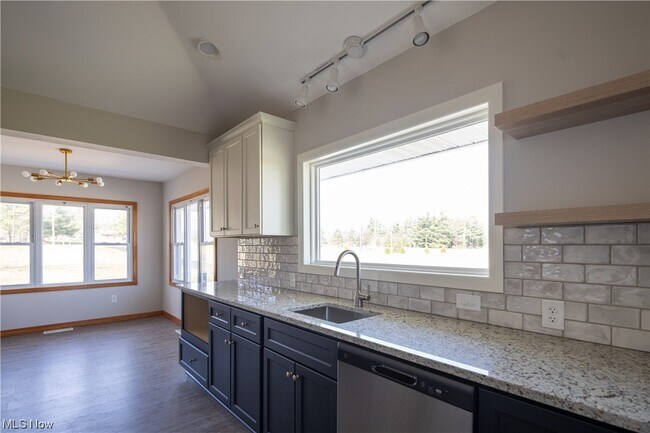 Photo - 471 Ridge Rd