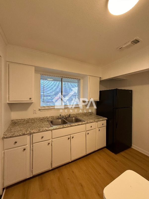 Photo - 4926 Lark Ave