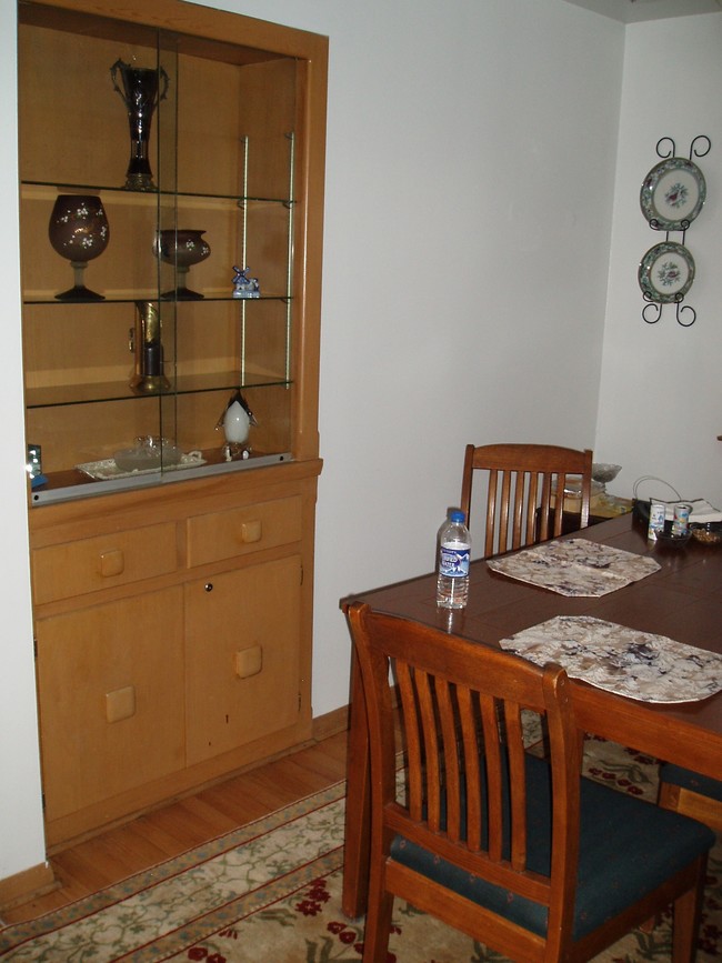 built in china cabinet - 406 E Henry Clay St Apartment Unit 4