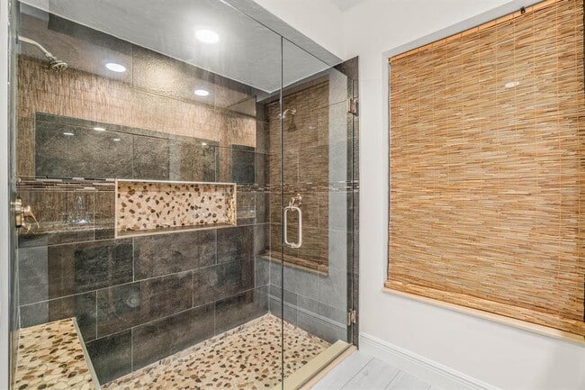 Photo - 19873 Court Of The Myrtles