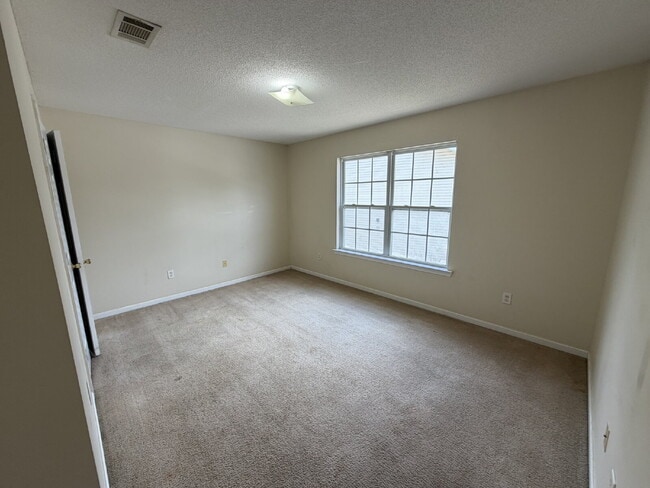 Photo - Apartment For Rent Unit 221