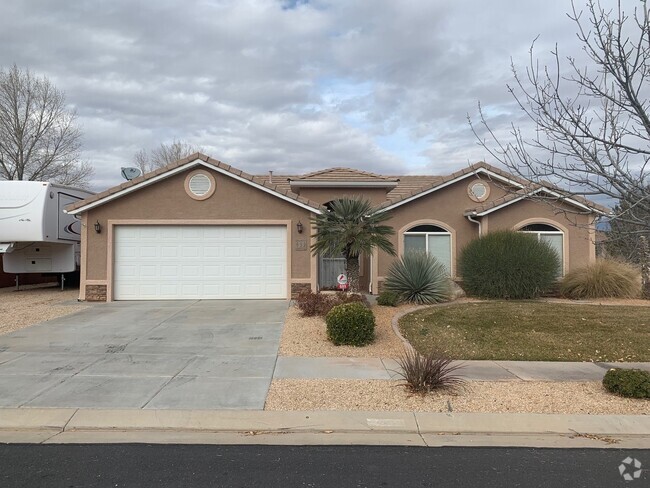 Building Photo - Single Family Home Near Desert Hills High ...